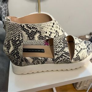 Steve Madden snakeprint wedges